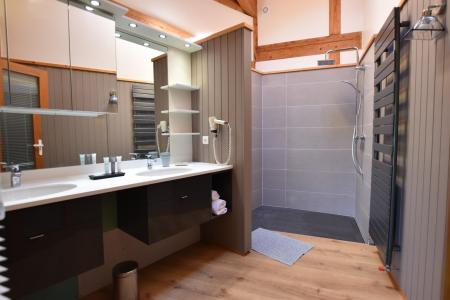 Vacanze in montagna Chalet su 3 piani 6 stanze per 11 persone - Chalet d'Anne - Le Grand Bornand - Bagno con doccia