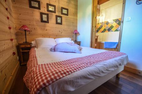 Holiday in mountain resort 4 room duplex chalet 6 people - Chalet de Julie - Saint Martin de Belleville - Bedroom