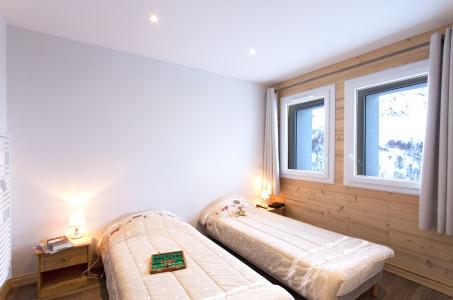 Holiday in mountain resort Chalet de Sophie - Les Menuires - Bedroom