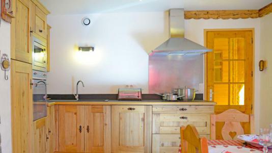 Holiday in mountain resort Chalet du Berger - Les Menuires - Open-plan kitchen