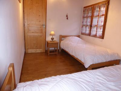 Holiday in mountain resort 2 room apartment 4 people (1) - Chalet Estelann - Champagny-en-Vanoise - Bedroom