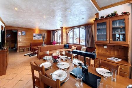 Holiday in mountain resort 13 room chalet 31 people (AZUREVA) - Chalet Eterlou - Les Menuires - Accommodation
