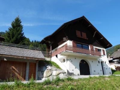 Skiverleih Chalet Forêt - La Clusaz - Draußen im Sommer