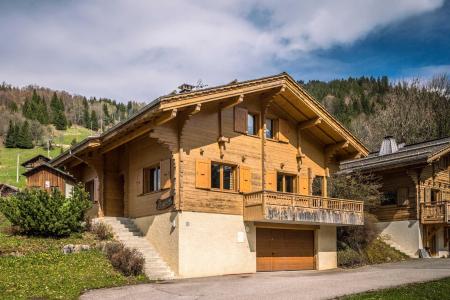 Аренда жилья La Clusaz : Chalet Gotty Joly L'Bele лето