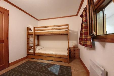 Holiday in mountain resort 3 room apartment 6 people (B2) - Chalet Hameau des Marmottes - Les Menuires - Bedroom