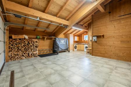 Holiday in mountain resort 6 room triplex chalet 12 people - Chalet Hartza - Le Grand Bornand - Garage