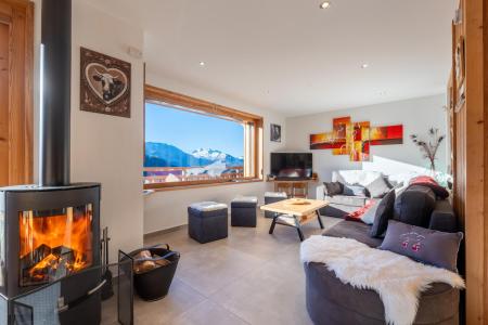 Holiday in mountain resort 6 room triplex chalet 12 people - Chalet Hartza - Le Grand Bornand - Living room