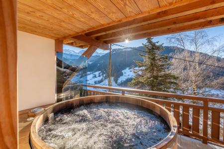 Holiday in mountain resort 6 room triplex chalet 12 people - Chalet Hartza - Le Grand Bornand
