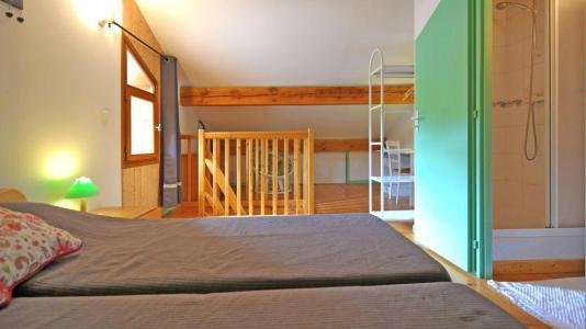 Holiday in mountain resort 3 room duplex apartment 5 people - Chalet Iris - Saint Martin de Belleville - Bedroom