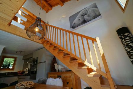 Holiday in mountain resort 4 room chalet 6 people (MRB000-050) - Chalet L'Etagne - Méribel - Stairs
