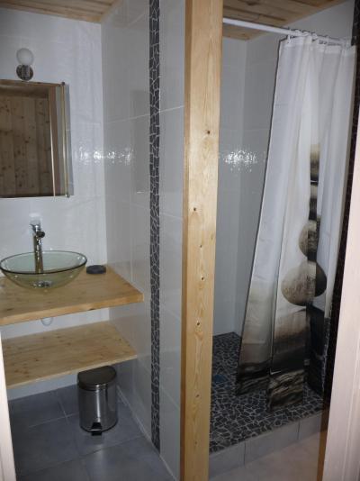 Holiday in mountain resort 3 room duplex chalet 8 people - Chalet la Montagne - La Toussuire - Shower room