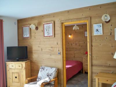 Holiday in mountain resort 4 room apartment 8 people (2) - Chalet la Moulinière - Valloire - Living room