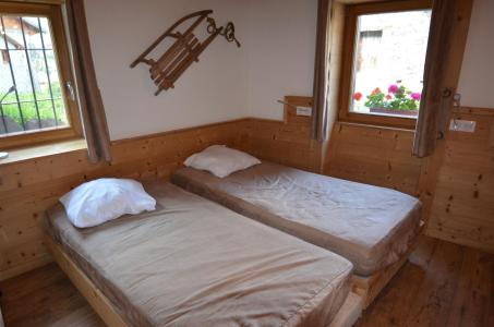 Holiday in mountain resort 4 room triplex chalet 6 people - Chalet la Tarine - Saint Martin de Belleville - Bedroom