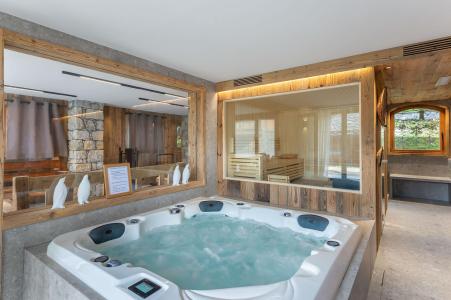 Holiday in mountain resort 7 room triplex chalet 12 people (09920) - Chalet Lady Mijane - Méribel - Jacuzzi