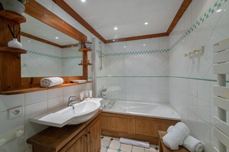 Holiday in mountain resort 7 room chalet 12 people - Chalet le Barragiste - Courchevel - Bathroom
