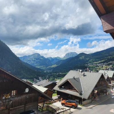 Holiday in mountain resort Chalet le Choucas - Châtel - Balcony