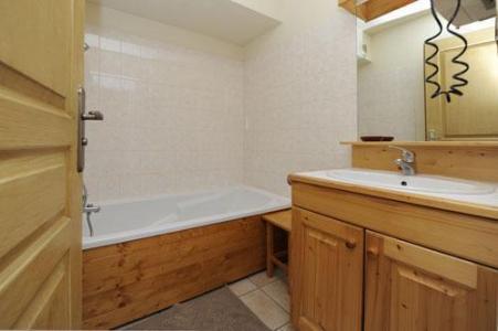 Holiday in mountain resort 3 room apartment 6 people (2) - Chalet le Cristal - Les Menuires - Bath-tub