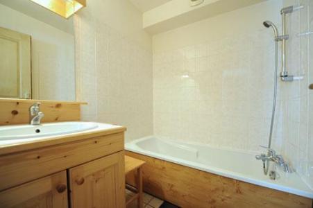 Holiday in mountain resort 6 room duplex apartment 13 people (1) - Chalet le Cristal - Les Menuires - Bath-tub