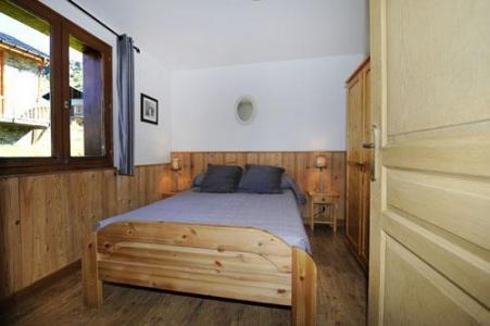 Holiday in mountain resort 6 room duplex apartment 13 people (1) - Chalet le Cristal - Les Menuires - Double bed
