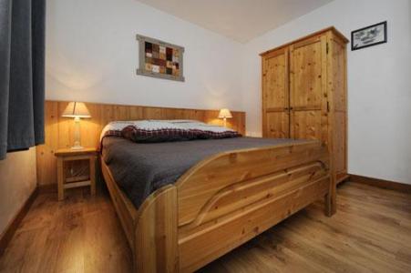 Holiday in mountain resort Chalet le Cristal - Les Menuires - Double bed