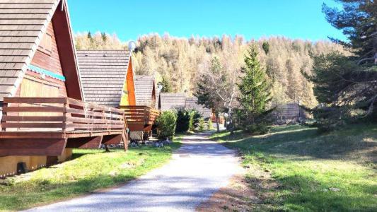 Vacances en montagne Chalet Le Jardin Alpin - La Joue du Loup - Extérieur été