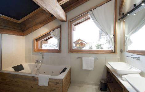 Holiday in mountain resort Chalet le Lys - Les 2 Alpes - Bath-tub