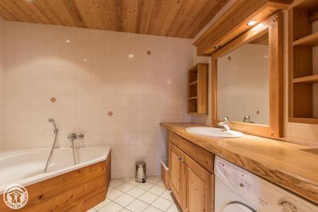 Holiday in mountain resort 7 room duplex chalet 14 people - Chalet le Marjency - Le Grand Bornand - Bathroom