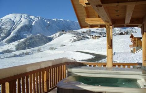 Holiday in mountain resort Chalet le Reflet des Aiguilles - La Toussuire - Jacuzzi