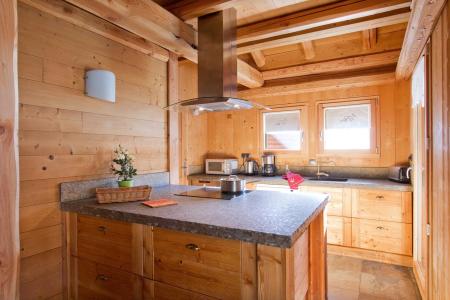 Holiday in mountain resort Chalet Le Renard Lodge - Les 2 Alpes - Open-plan kitchen