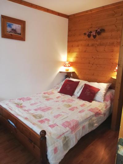 Holiday in mountain resort 3 room apartment 4 people (Ancolie) - Chalet le Renouveau - Saint Martin de Belleville - Double bed