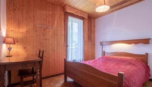 Holiday in mountain resort 4 room apartment sleeping corner 9 people (9) - Chalet le Sommard - Le Grand Bornand - Bedroom