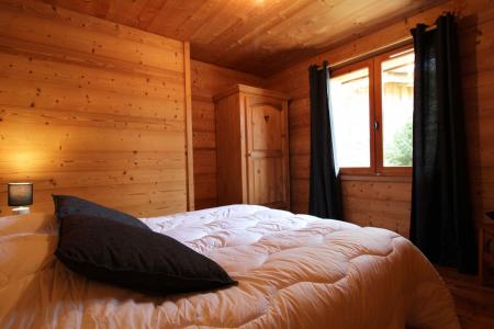 Urlaub in den Bergen 3-Zimmer-Holzhütte für 6 Personen - Chalet les Primevères - Le Grand Bornand - Offener Schlafbereich