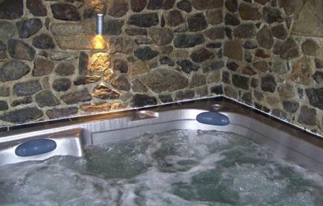 Holiday in mountain resort Chalet Leslie Alpen - Les 2 Alpes - Jacuzzi