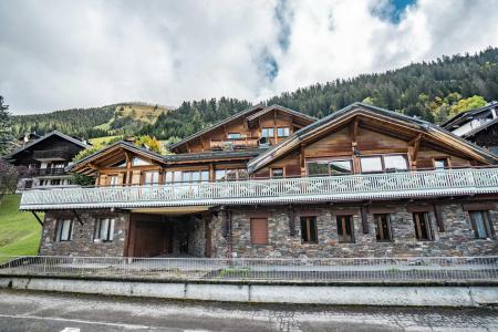 Holiday in mountain resort 6 room chalet sleeping corner 14 people - Chalet Lou Bochu - Châtel - Summer outside