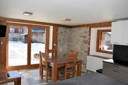 Holiday in mountain resort 2 room apartment 4 people (1) - Chalet Lou Fenatchu - Pralognan-la-Vanoise - Living room