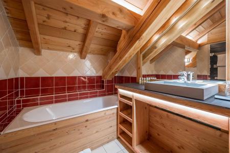 Holiday in mountain resort Chalet Loup - Alpe d'Huez - Bath-tub