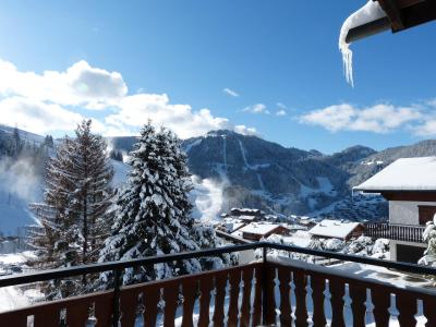 Vacanze in montagna Chalet Maq Ed Pavei - La Clusaz - Balcone