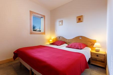 Holiday in mountain resort 7 room chalet 12 people (MTGSIN) - Chalet Montgésin - Montalbert - Bedroom