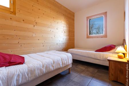 Holiday in mountain resort 7 room chalet 12 people (MTGSIN) - Chalet Montgésin - Montalbert - Bedroom