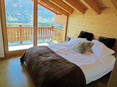 Holiday in mountain resort Chalet Ourson Blanc - Thyon - Bedroom under mansard