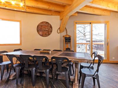 Holiday in mountain resort Chalet Paradise Star - Montchavin La Plagne - Dining area