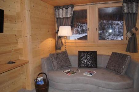 Holiday in mountain resort 2 room apartment sleeping corner 4 people - Chalet Perriades - Le Grand Bornand - Living room