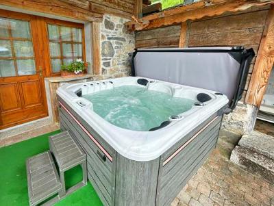 Urlaub in den Bergen Chalet Petit Châtel - Châtel - Whirlpool