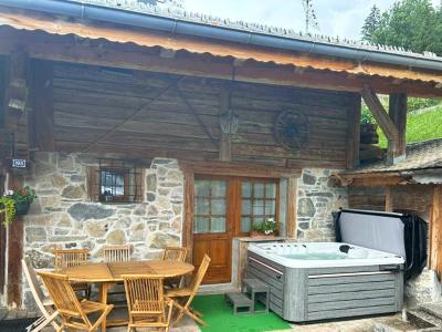 Urlaub in den Bergen Chalet Petit Châtel - Châtel - Whirlpool