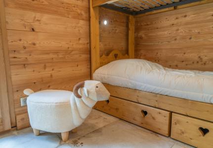 Holiday in mountain resort Chalet Pramouton - Les Orres - Bedroom