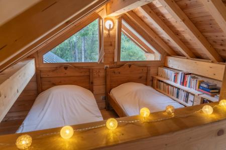 Holiday in mountain resort Chalet Pramouton - Les Orres - Bedroom