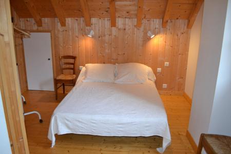 Holiday in mountain resort 4 room triplex chalet 8 people - Chalet Pré Fleury - Albiez Montrond - Double bed