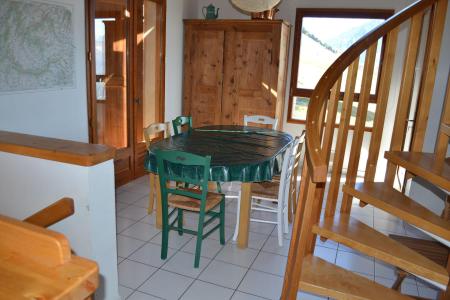 Holiday in mountain resort 4 room triplex chalet 8 people - Chalet Pré Fleury - Albiez Montrond - Living room