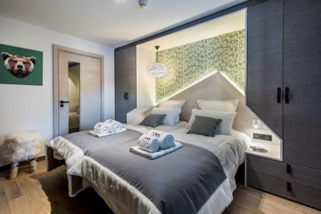 Holiday in mountain resort Chalet Skadi - Val d'Isère - Bedroom