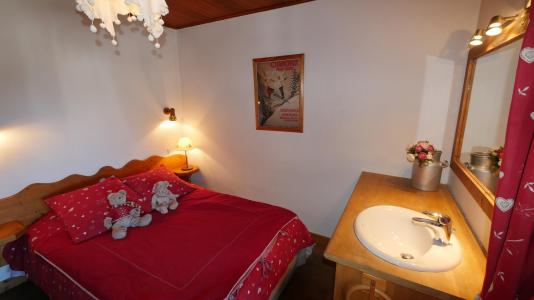 Holiday in mountain resort 3 room apartment 4 people - Chalet Ski Love - Les Gets - Accommodation